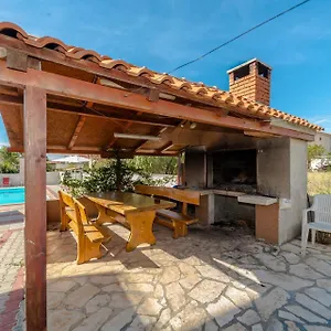 https://apartments-mlado.hotelinzadar.com