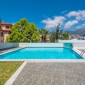 Apartment Miramar With Pool By Hr Madeira, Funchal (Madeira)